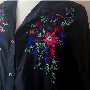 ANTHONY RICHARDS Black Embroidery Floral Pleated Back Button Blouse Size 14/18